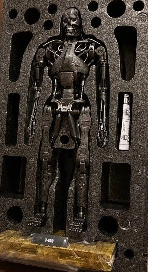 Hot Toys Terminator 4 Salvation MMS94 Endoskeleton T-700 ActionFREE SHIPPING - Image 3 of 4