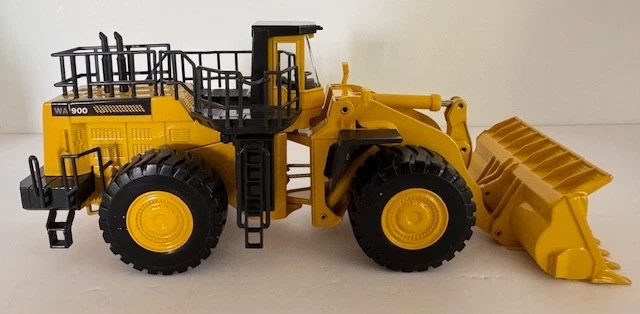 1:50 Komatsu WA900-3 Advance Wheel Loader Diecast By Joal - Image 3 of 4