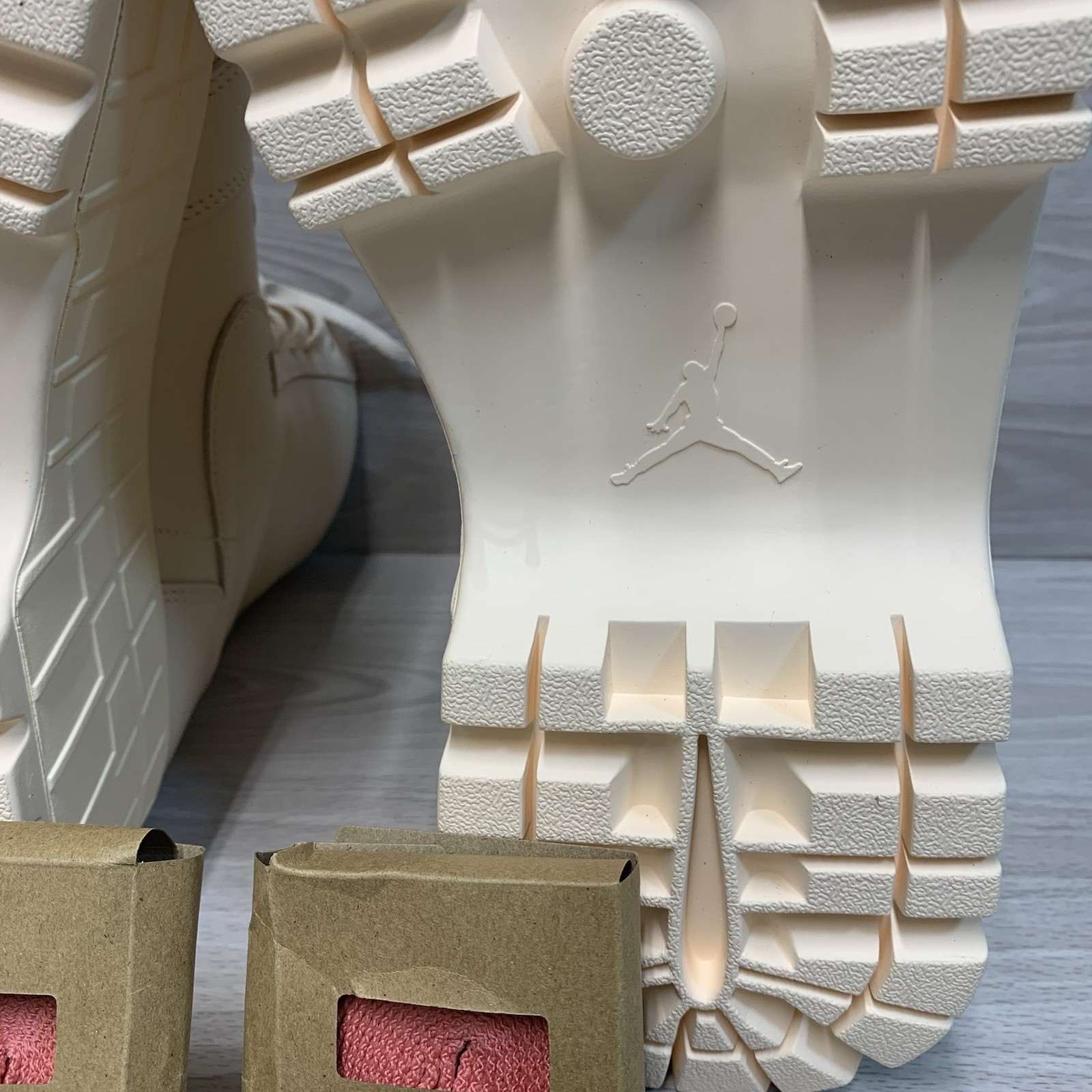 Nike Air Jordan 1 High Brooklyn Shoes Women’s Size 10.5 Guava Ice FJ5737-800 NEW thumbnail 17