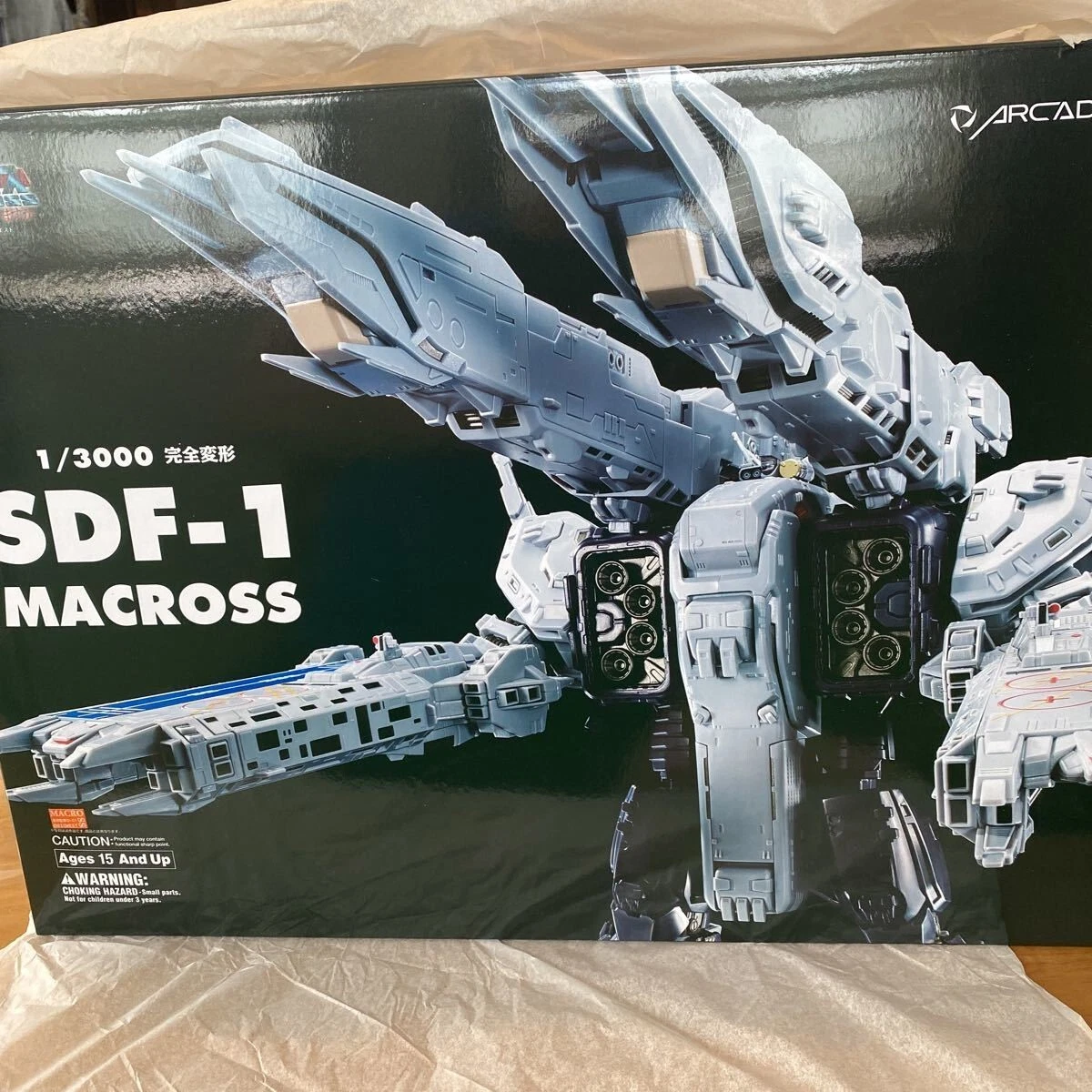 Super Dimension Fortress Macross 1/3000 Perfect Transformation SDF-1 Figure
