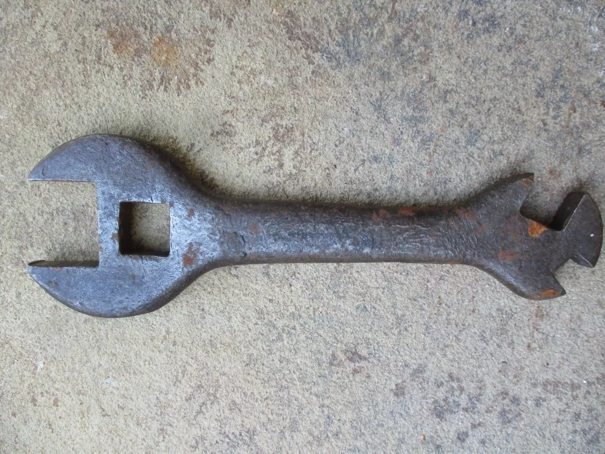 ANTQ 4 POINT PLOW IMPLEMENT WRENCH MULTI POINT OLD WRENCH NO NAME HD
