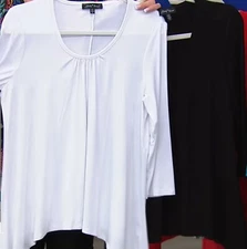 Slinky Brand 2pack RuchedNeck Sharkbite Hem Knit Tunics 653317, Black/White L