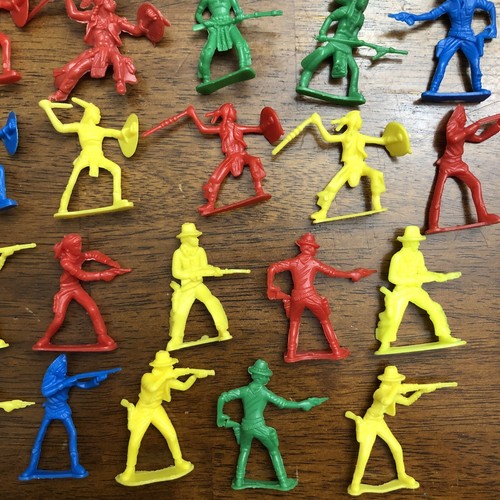 Vintage Cowboy And Indian Figures Made In China 2 Inch 68 Piece Lot 3 HorsesUsed - Picture 6 of 8