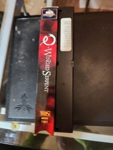 Q The Winged Serpent VHS 1996 mca michael moriarty david carradine cult movie - Picture 4 of 6