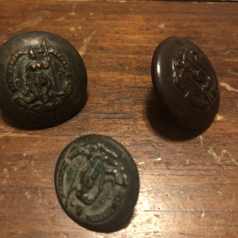 Virginia post war buttons￼