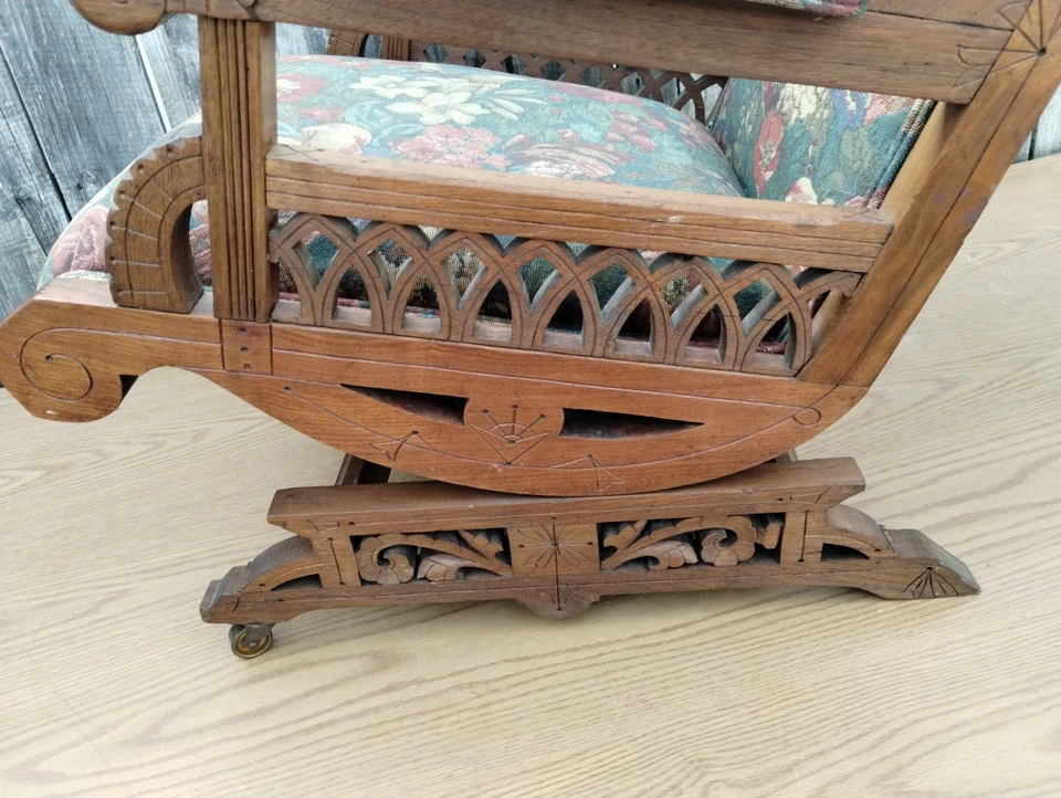 Balancín de plataforma victoriana Eastlake antigua de 1890. Completamente restaurado  Foto 4 de 4