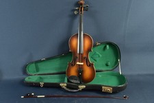 1/2 Vintage Suzuki Violin No.11 Made in Japan with Bow  Case, Sold as-is