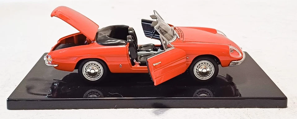 Leo Models Alfa Romeo 1600 Spider "Duetto" 1966. Scala 1/24. Come nuova - Immagine 2 di 4