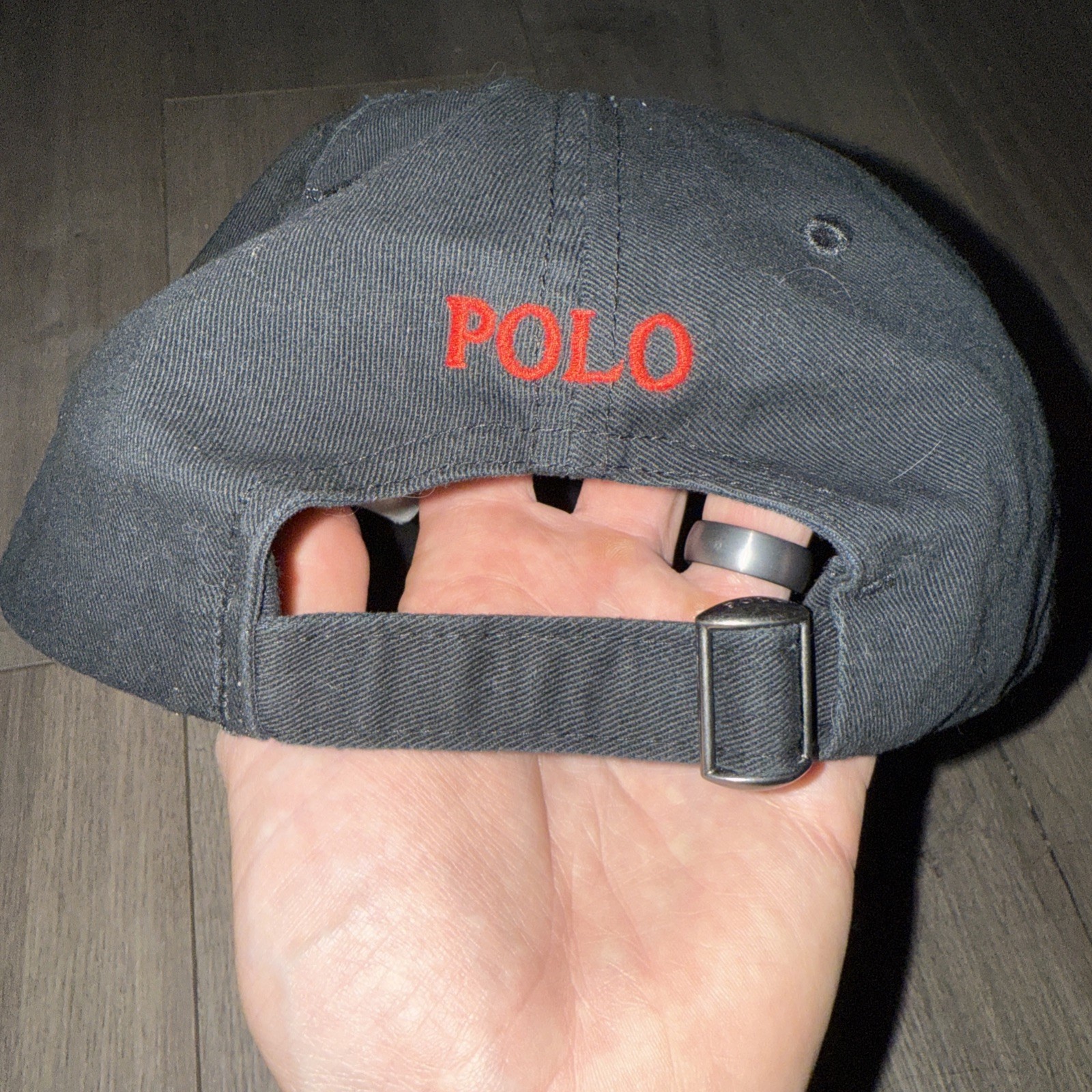 Polo Ralph Lauren cappello berretto uomo nero cinturino schiena rosso pony casual golf preppy