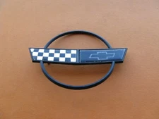 91 92 93 94 95 96 CHEVROLET CORVETTE FRONT NOSE EMBLEM LOGO BADGE SIGN A38044