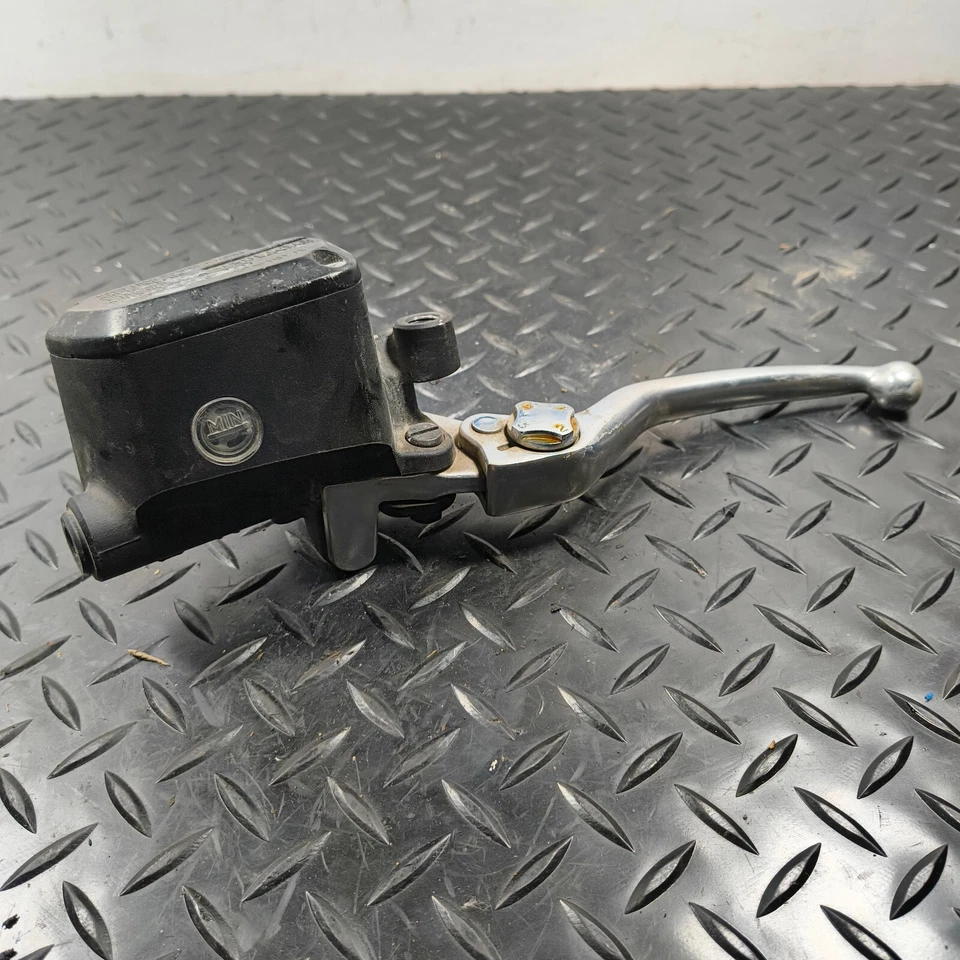 Cilindro maestro embrague Aprilia Mana 850 2014 Foto 3 de 4