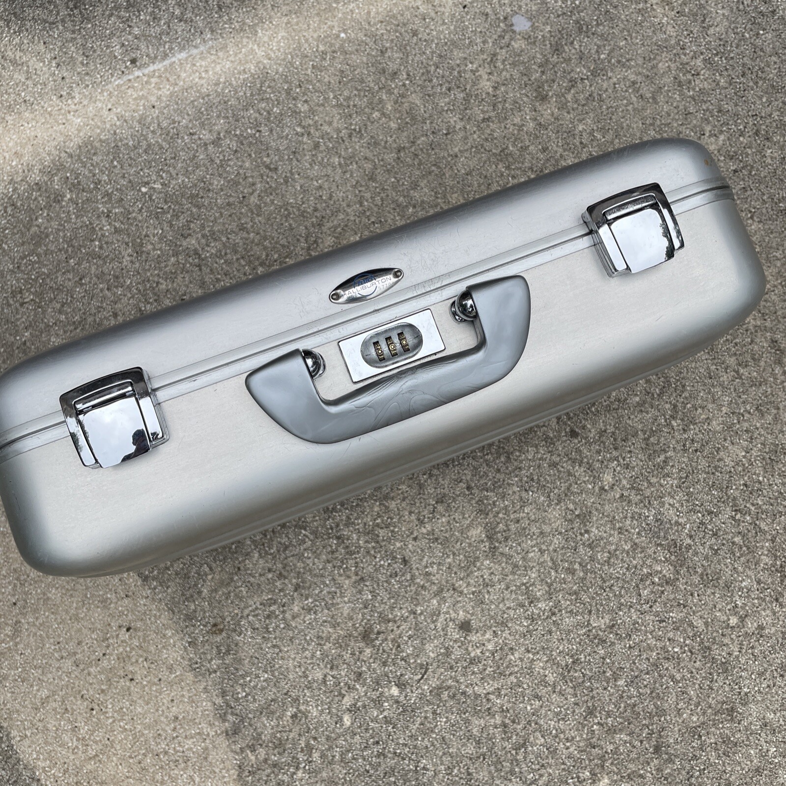 ZERO HALLIBURTON Attache Case Plain Aluminum Briefcase, Combo Lock 18 x 14 x 5 eBay