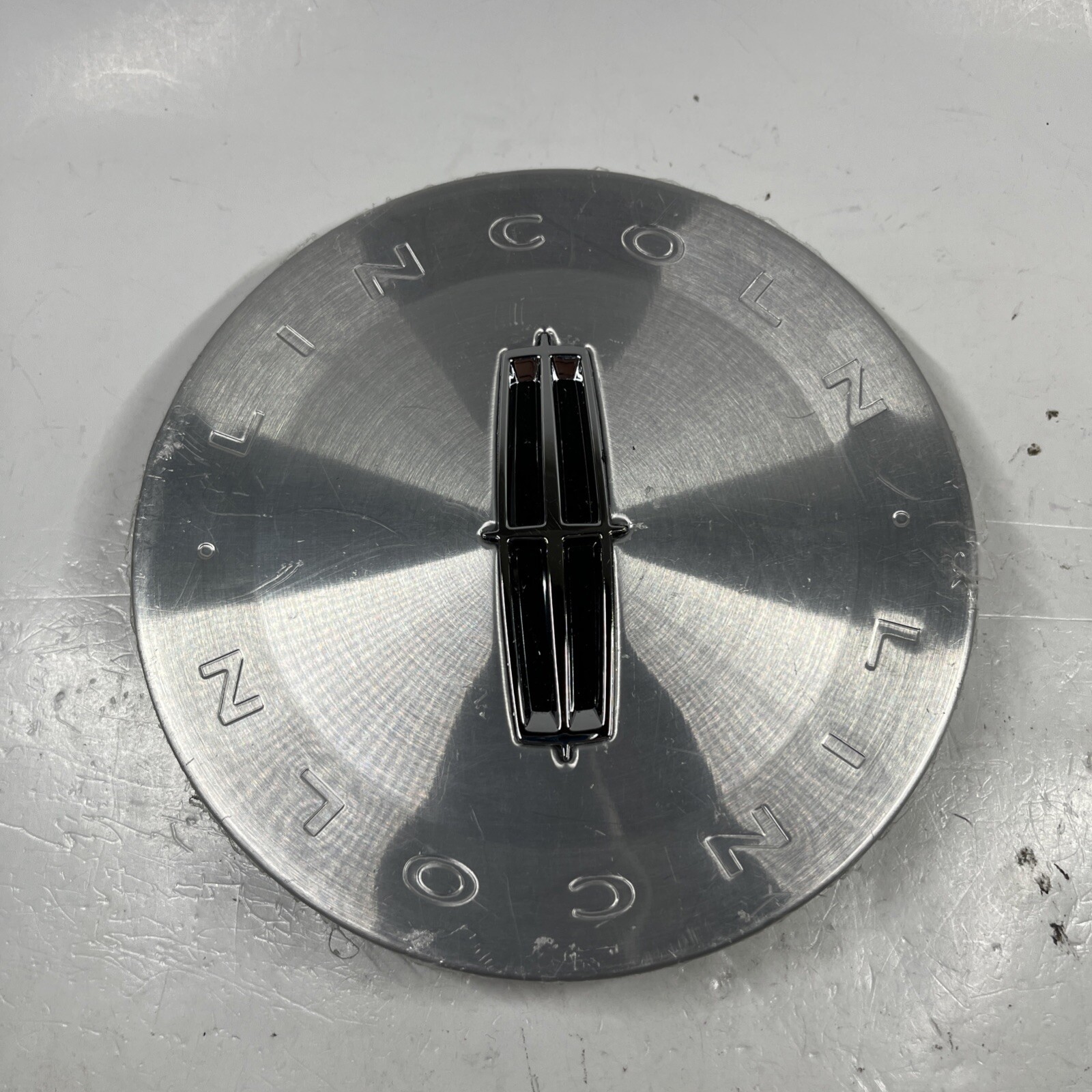 (NEW) Genuine Ford 2006-2011 Lincoln Town Car MKZ MKX Center Cap Hubcap SINGLE