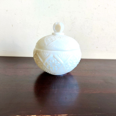Vintage Westmoreland Glas Weißes Milchglas Bonbon Schale Puff Box Dekorativ G778