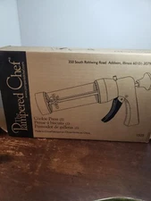 The Pampered Chef 1525 Cookie Press with 16 Discs - White