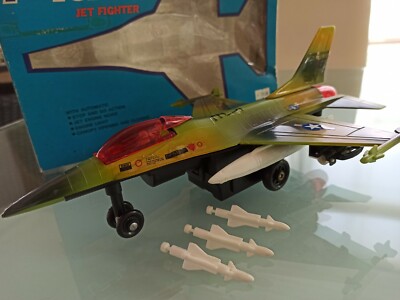 F-16 KAMPFJET   BATTERY OPERATED   MADE IN TAYWAN    MESEM