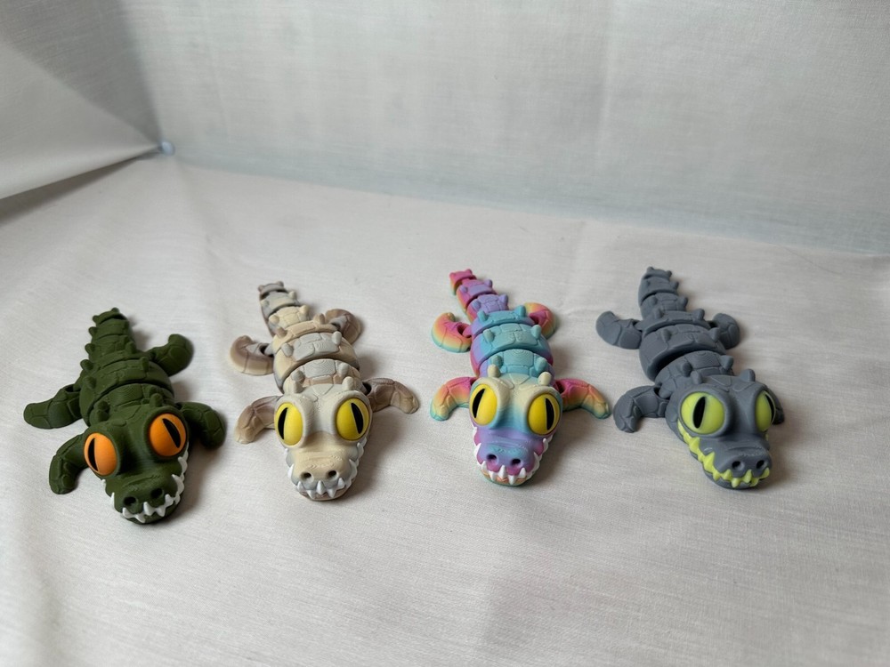 3D Printed Articulating Crocodile Decorative Figurine Fidget