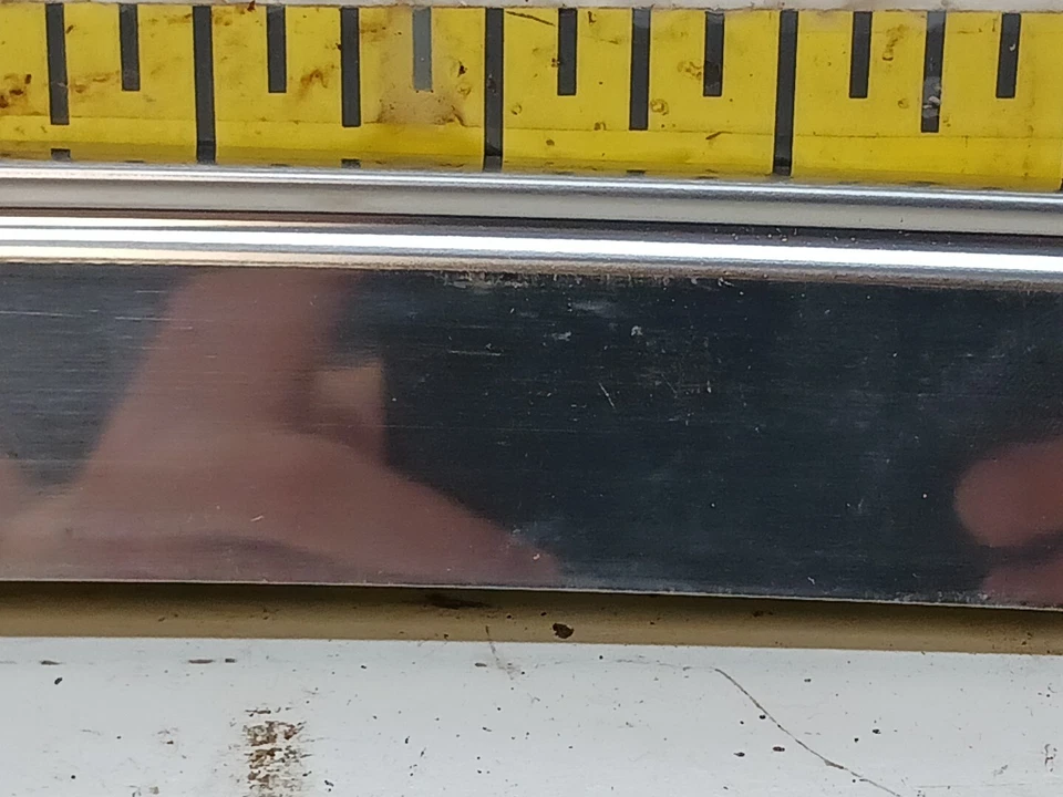 Nuevo OEM GM techo trasero izquierdo moldura de goteo 9732598 1975 Chevy Impala Wagon (Bin37) Foto 4 de 4