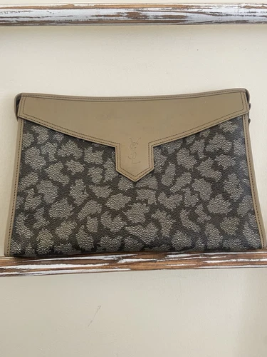 SAINT LAURENT (YSL) Pochette pochette Yves Saint Laurent vintage in pelle rivestita stampa giraffa ottime condizioni
