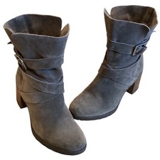 Clarks Artisan Gray Suede Stack Heel Boot, Size US 9.5, EU 41, UK 7