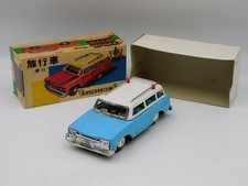 Travelling Car MF731 Tin Station Wagon China Friction Toy Siren NMIB