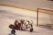Hockey 1980 Winter Olympics USA goalie Jim Craig in action vs USR - Old Photo
