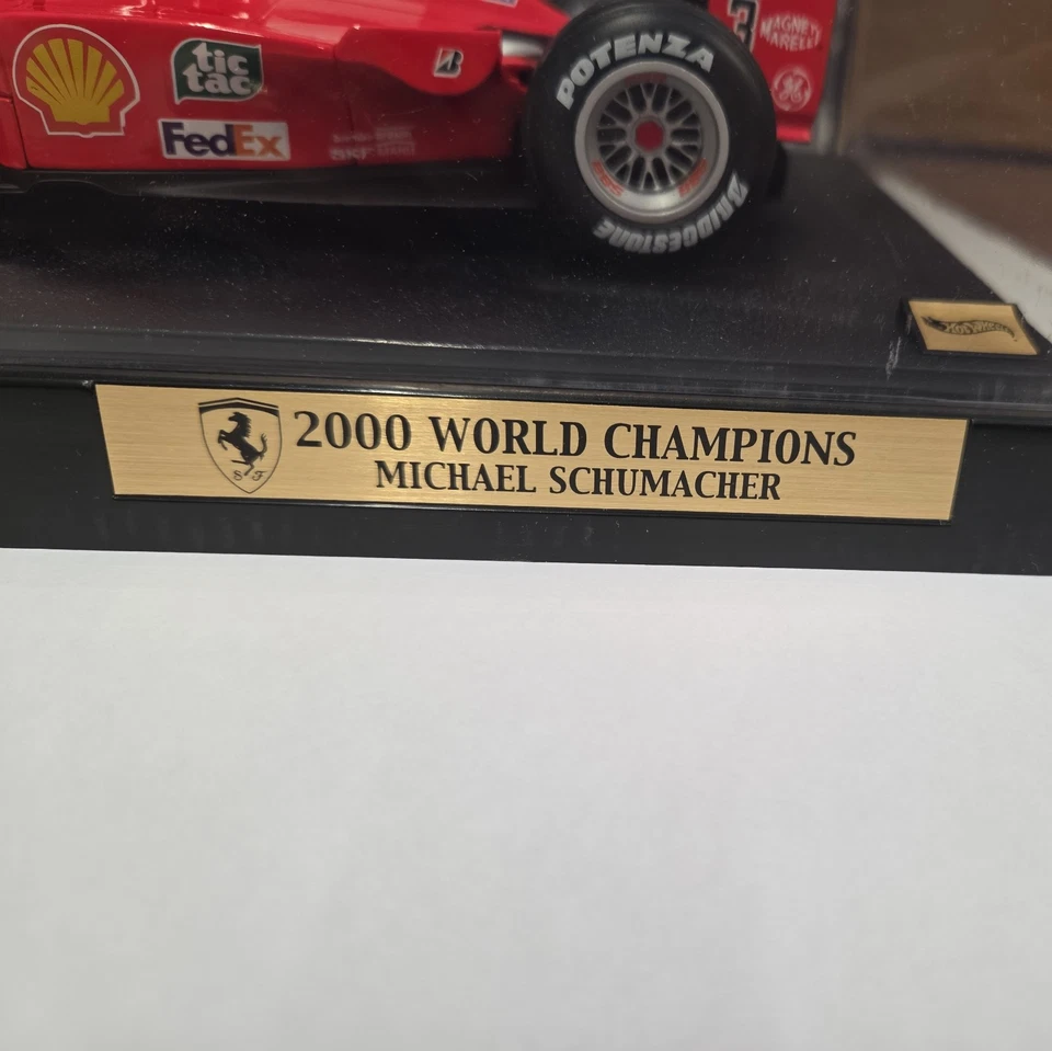 Hot Wheels Ferrari F1-2000 #1 Michael Schumacher Campeón del Mundo 2000 1/18 50930 Foto 2 de 4