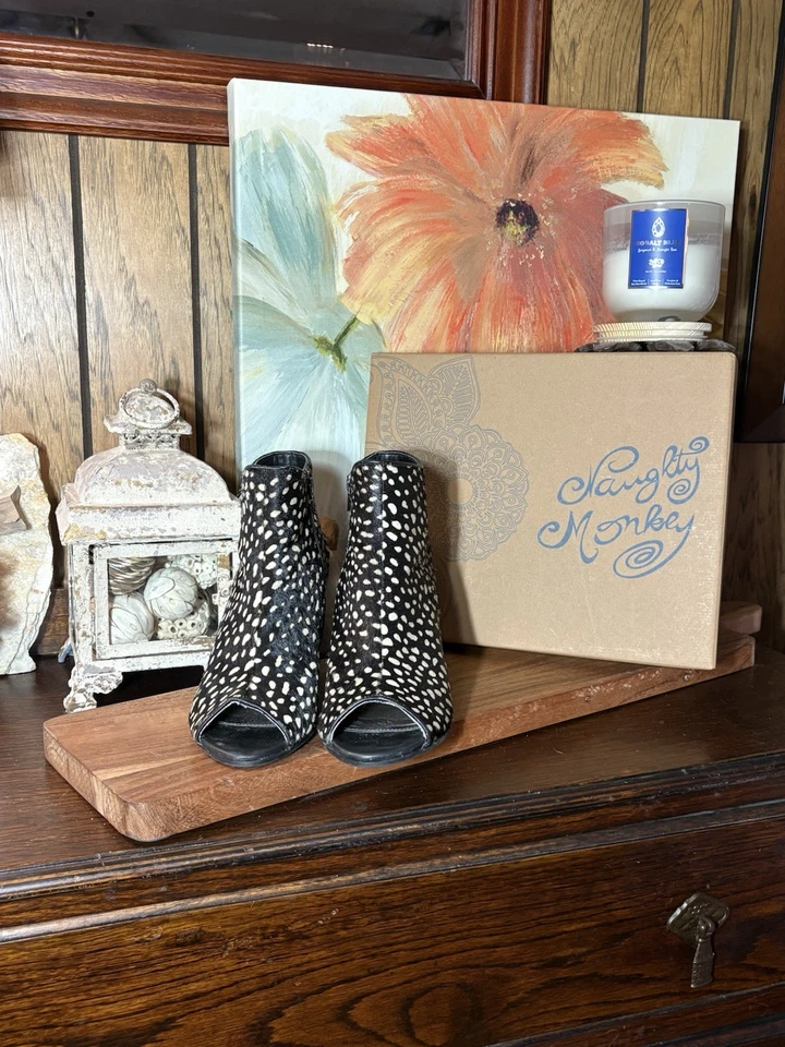 Naughty Monkey Women's Open Toe Wedge Booties Animal Print Black White Size 8.5 - Image 2 of 4