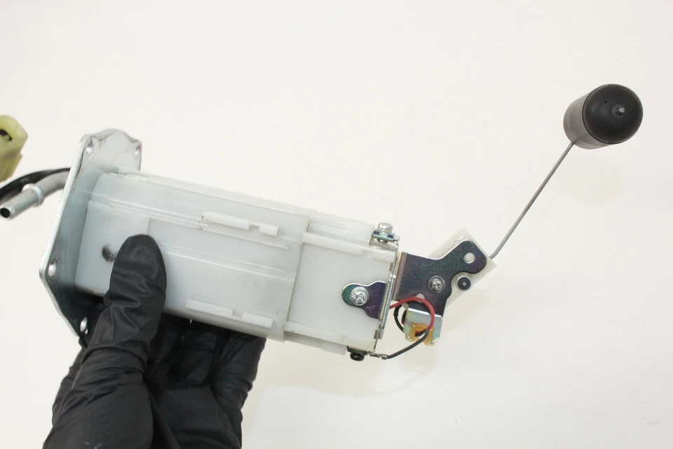 22-24 Kawasaki Ninja ZX10R Fuel Pump Gas Oem — 第 4/4 张图片