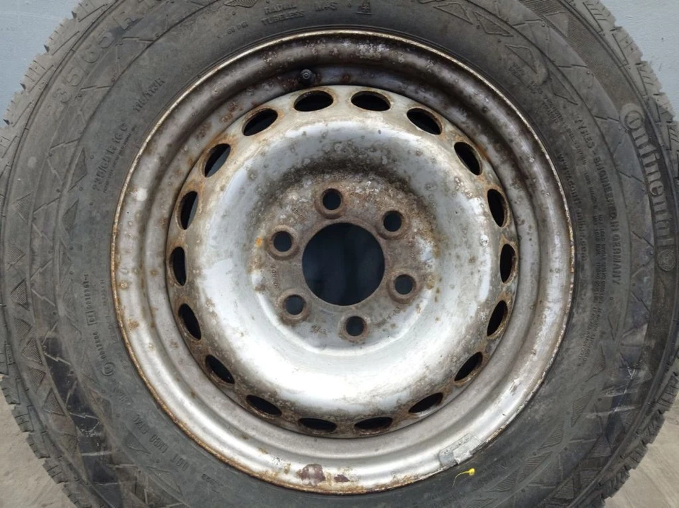 VW Crafter (2E) 2,5 Tdi Roue de Secours / 235/65 R16 115/113R A0014004802 - Bild 2 von 4