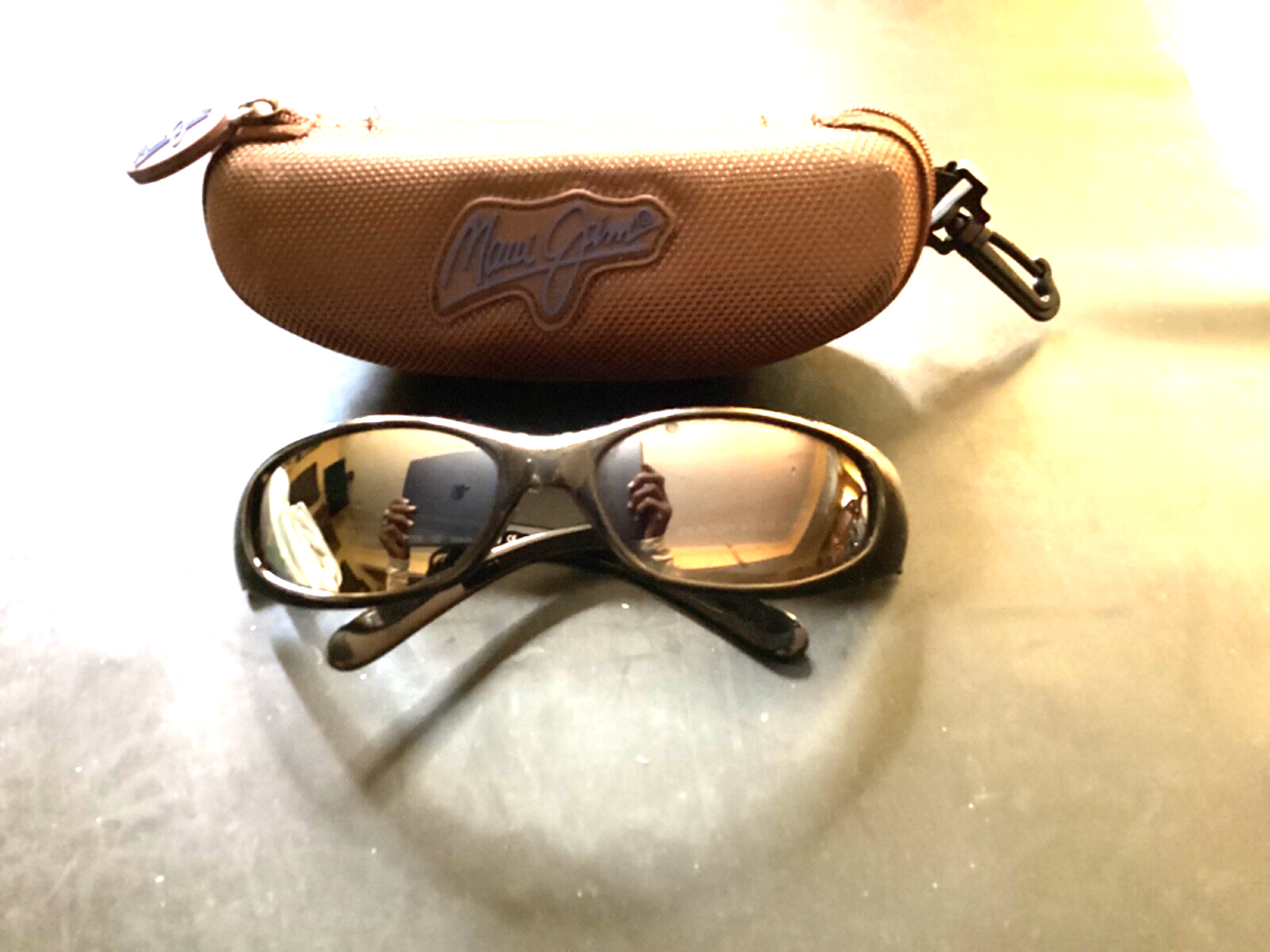 Maui Jim Dark Sunglasses with Brown Case ??Maui Jim  main image 2