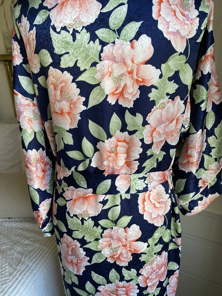 Винтажный Christian Dior халат Y2K 90-х цветочный атласный подпоясанный карманы M темно-синий - Изображение 3 из 4