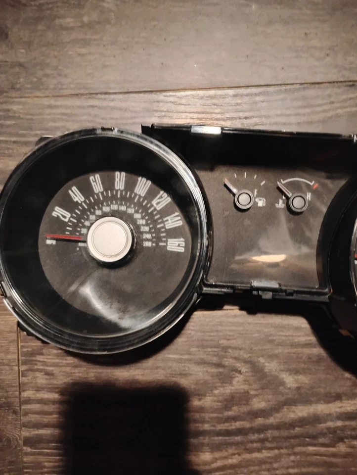 Cuadro medidor velocímetro Ford Mustang 2010 2011 2012 2013 2014 Foto 2 de 4