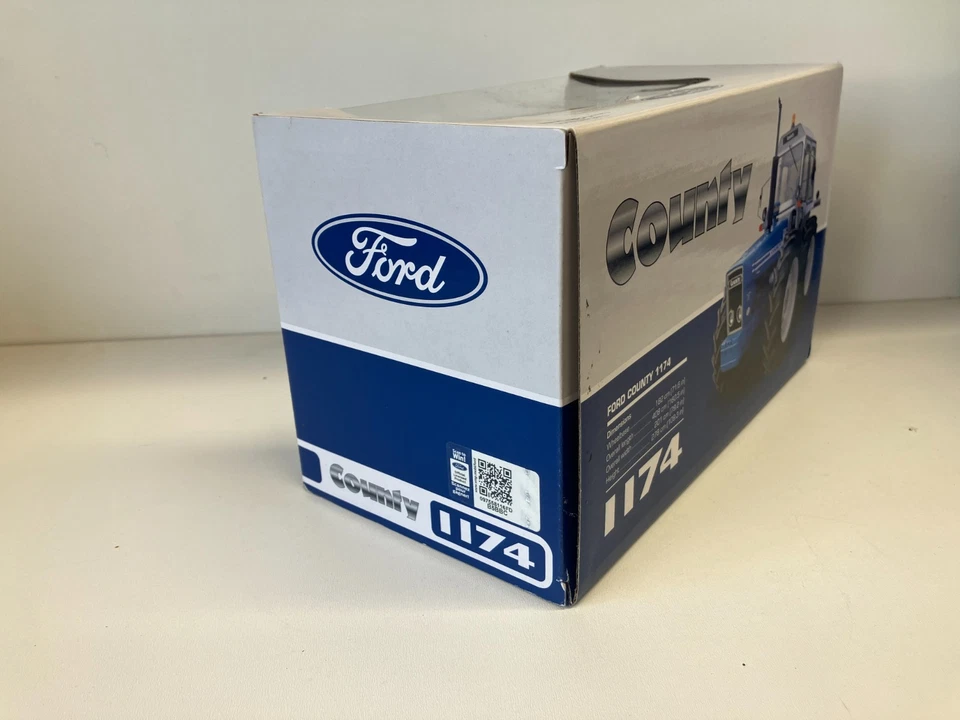 Universal hobbies 5271 Blue County 1174 model in 1/32 scale - Image 3 of 4