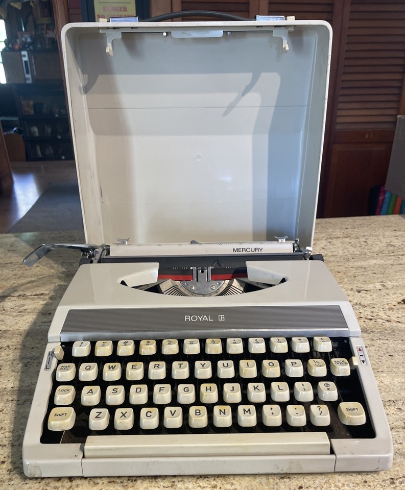 Vintage 1970s Royal Mercury Portable Typewriter w/Cover Case Tested Works!