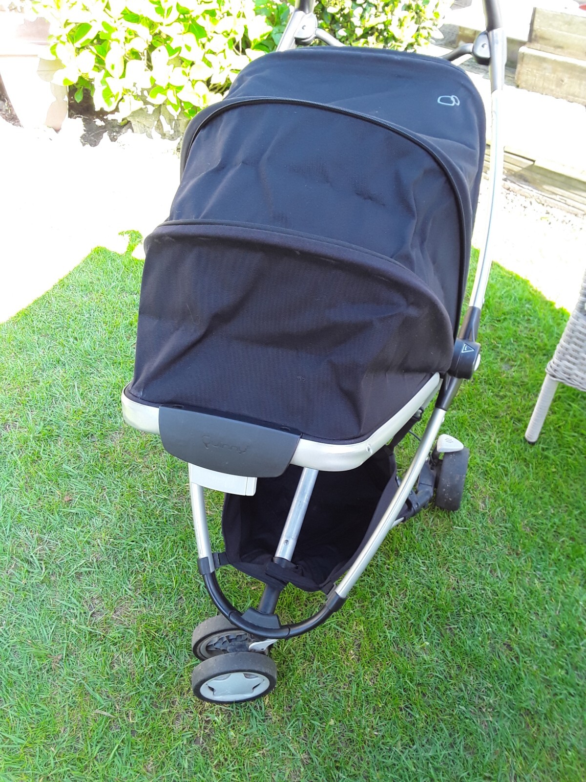ROCKING BLACK QUINNY ZAPP XTRA 2 WITH SHOPPING BASKET,BN ADAPTORS AND