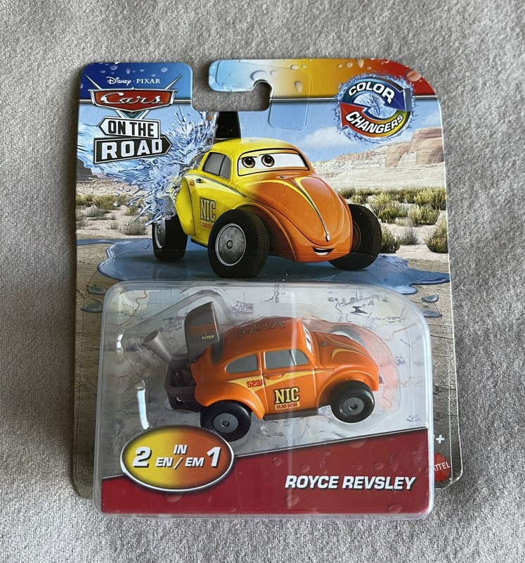 Disney Pixar Cars VW Look Royce Revsley Color Changers  NIP 2 In 1 Car Toy