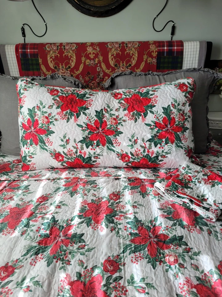 3 Piece Vibrant Christmas Poinsettia King Bedroom Comforter/2 Cases Set - Изображение 3 из 4