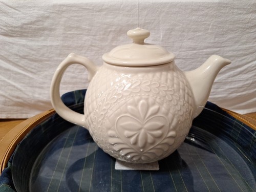 Longaberger Collectors Club Serving Tea Tray Set Teapot/Sugar/Creamer-NEW! - Picture 6 of 23