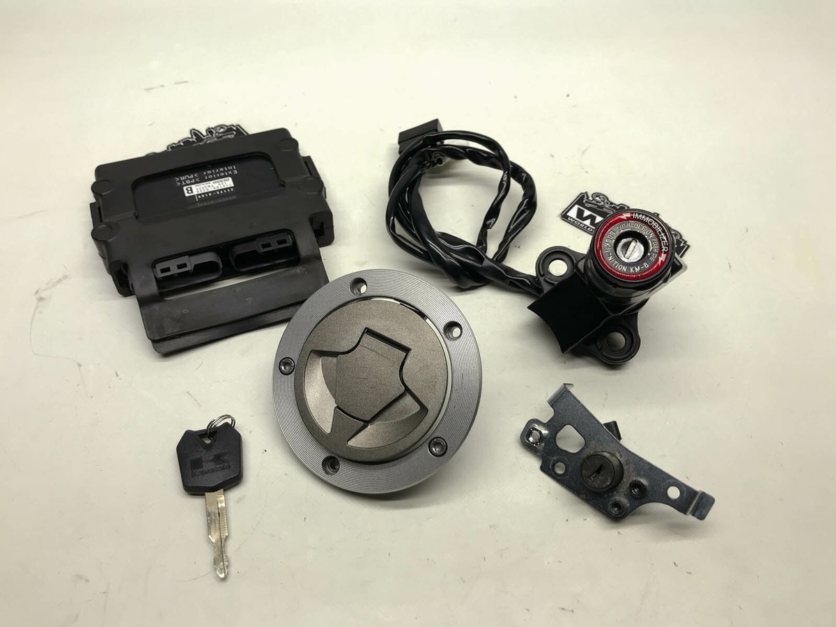 Kawasaki ZX6R ZX6 R ZX600P (1) 07' Key kit locks keys Zündschloss