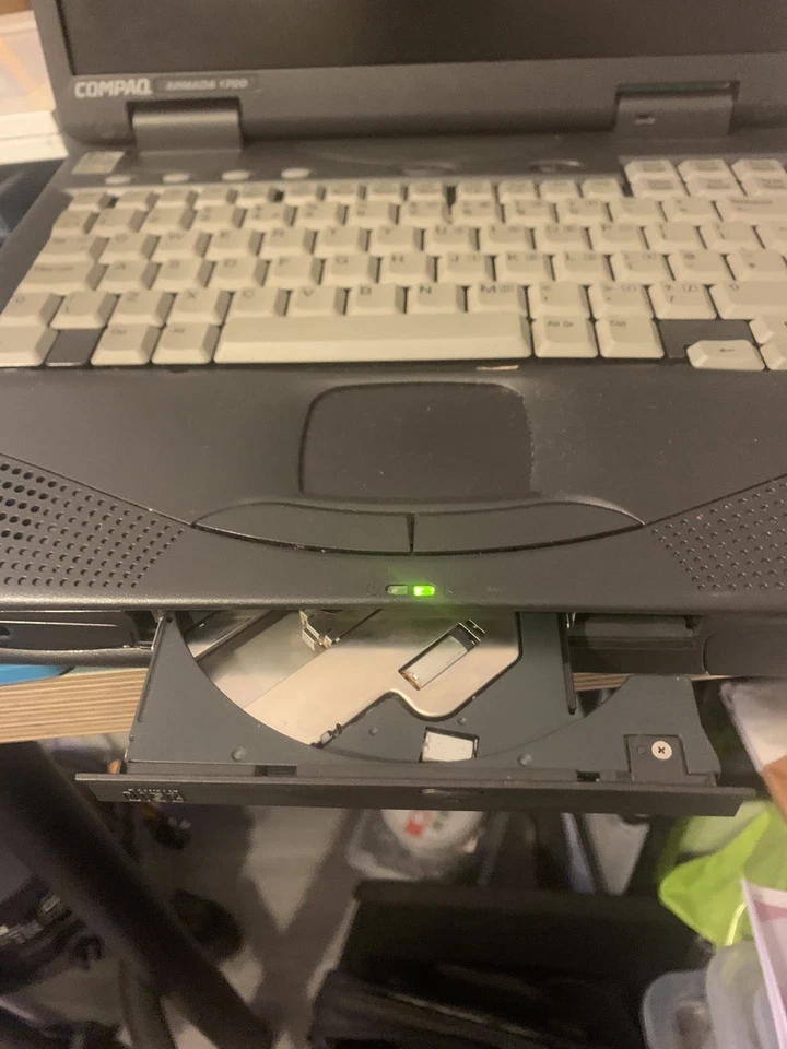 Compaq Armada 1700 Vintage Laptop Notebook Retro Computer. Classic PC - Image 2 of 4