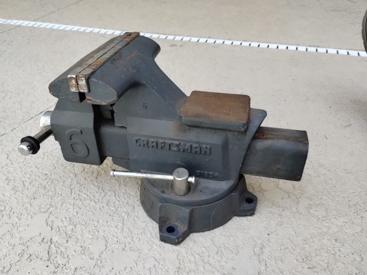 SUPER NICE! CRAFTSMAN Bench Vise 6” Jaws Swivel Base Model