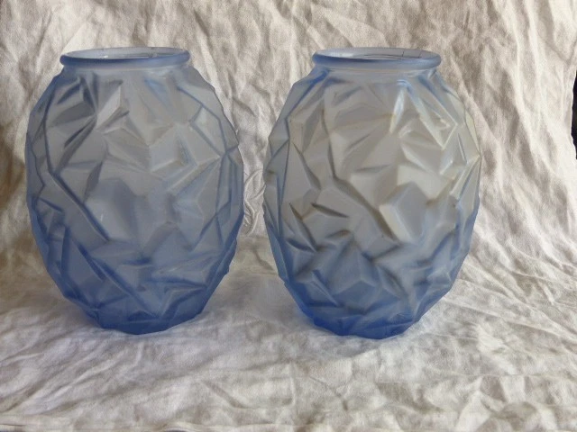 PAIRE DE VASE ART DECO EN VERRE MOULE DEPOLIE A MOTIF GEOMETRIQUE A NETTOYER - Photo 4/4