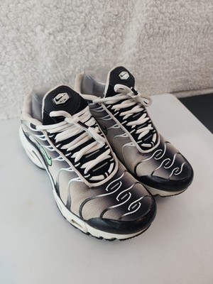 Nike Air Max Plus TN Youth Size 5Y - Black, Silver, Green Sneakers-Pre owned