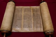 ANCIENT COMPLETE TORAH BIBLE MANUSCRIPT SCROLL DEER PARCHMENT 450 YRS ITALY