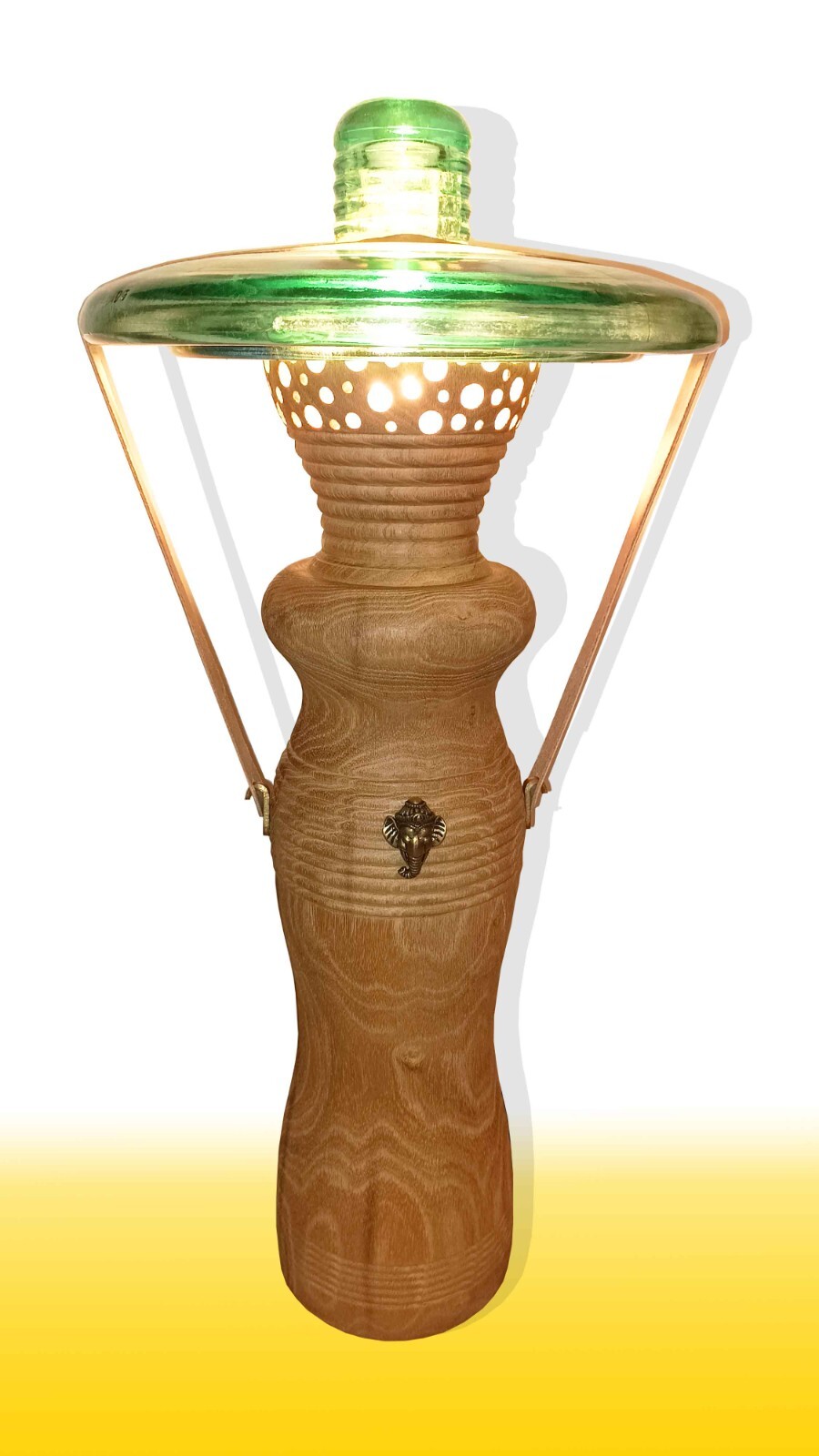 Lampe de table créateur design : sublimez votre espace sombre avec du bois recyclé unique