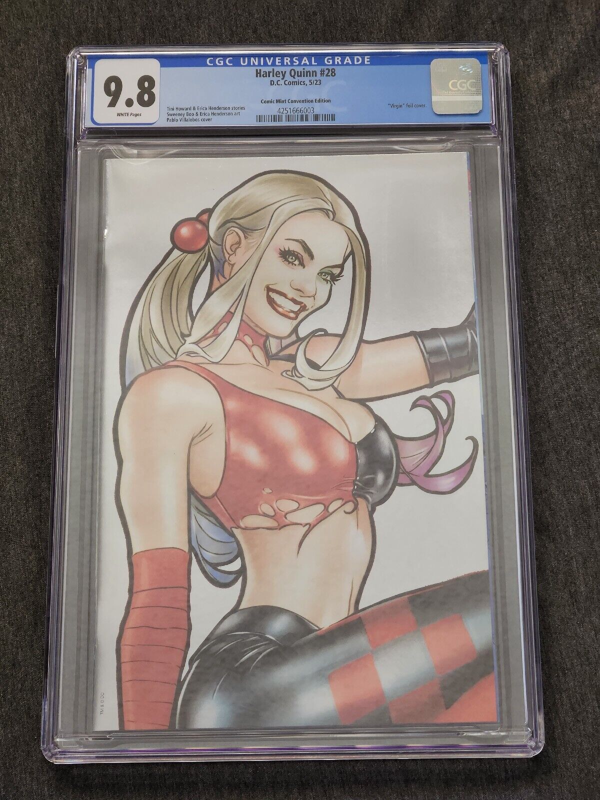 Harley Quinn #28 Villalobos Foil Virgin Variant CGC 9.8 Megacon Exclusive