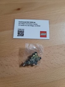 SDCC 2023 LEGO Enamel Pin Exclusive - Star Wars Speedster + Brickbuster Card