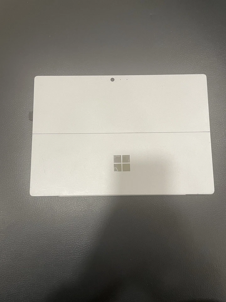 Microsoft поверхность Pro 4 I5-6300U 8GB RAM, 256GB SSD (чехол и ручка включены) - Изображение 2 из 4