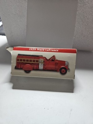 Vintage Reader's Digest Die Cast 1939 Ward LaFrance Fire Truck -strg
